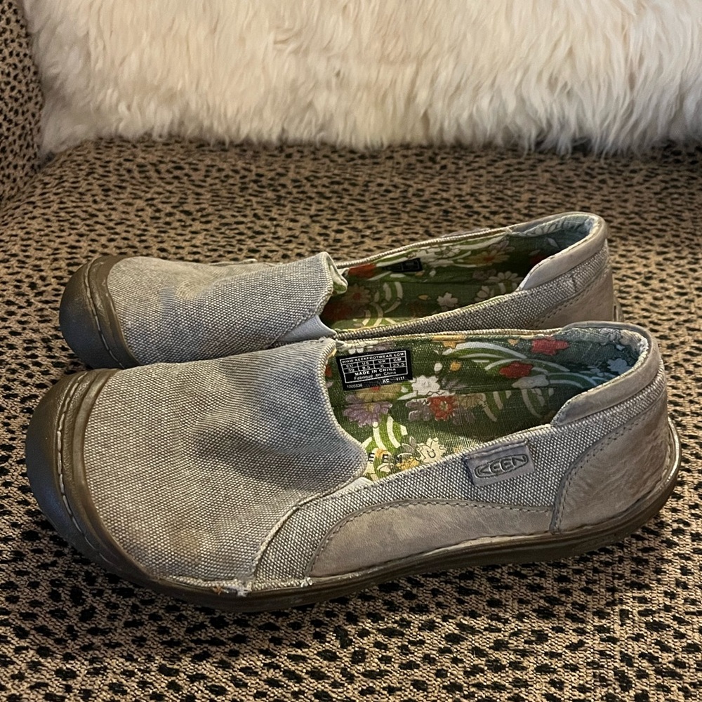 Keen canvas slip ons - size 8.5